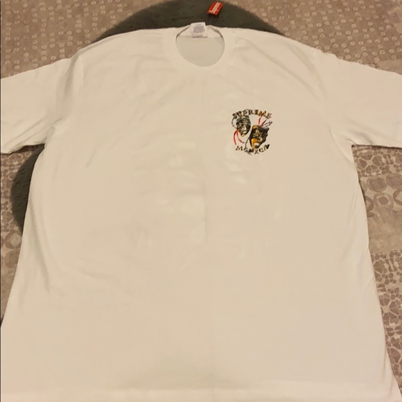 supreme laugh now tee